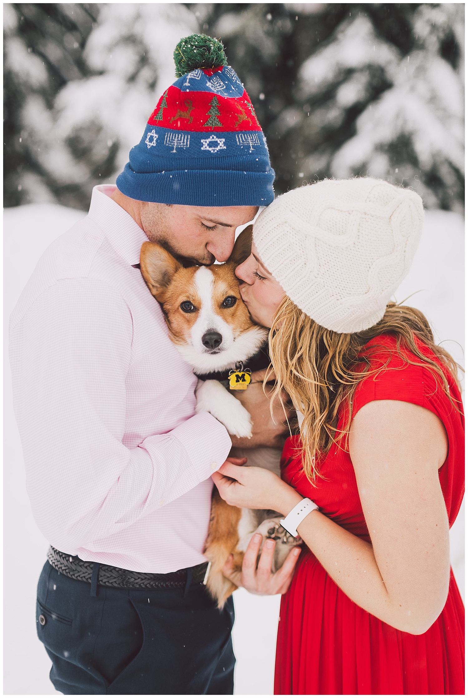 Snowy engagement session at Snoqualmie Pass by Luma Weddings